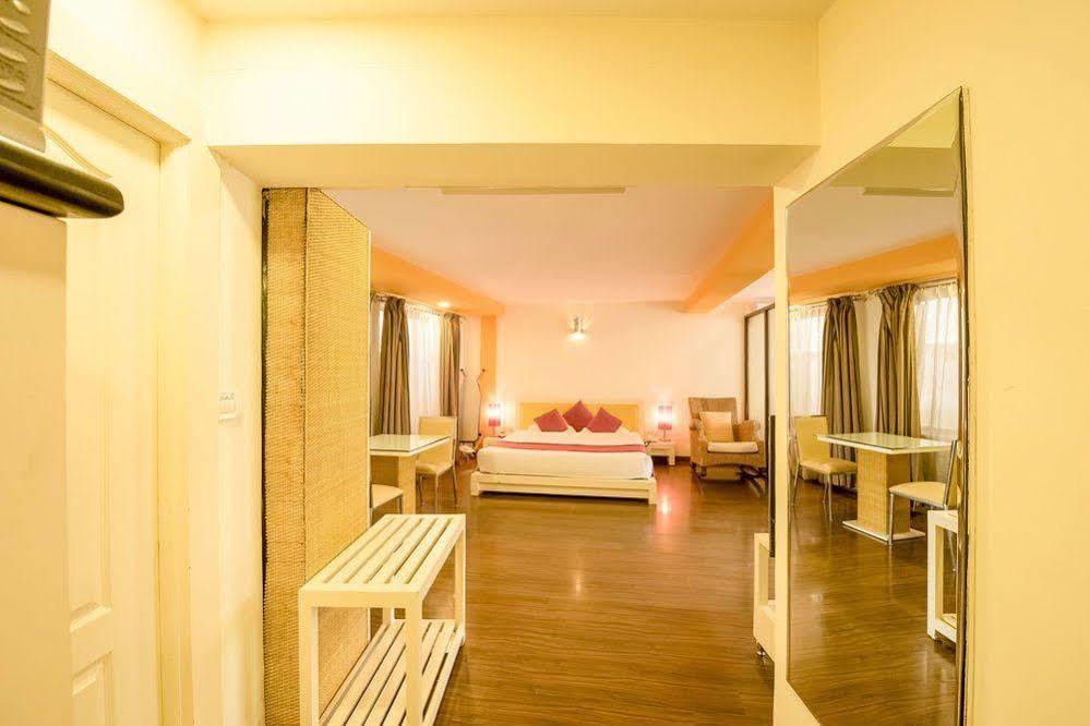 Shilton Suites Bangalore Esterno foto